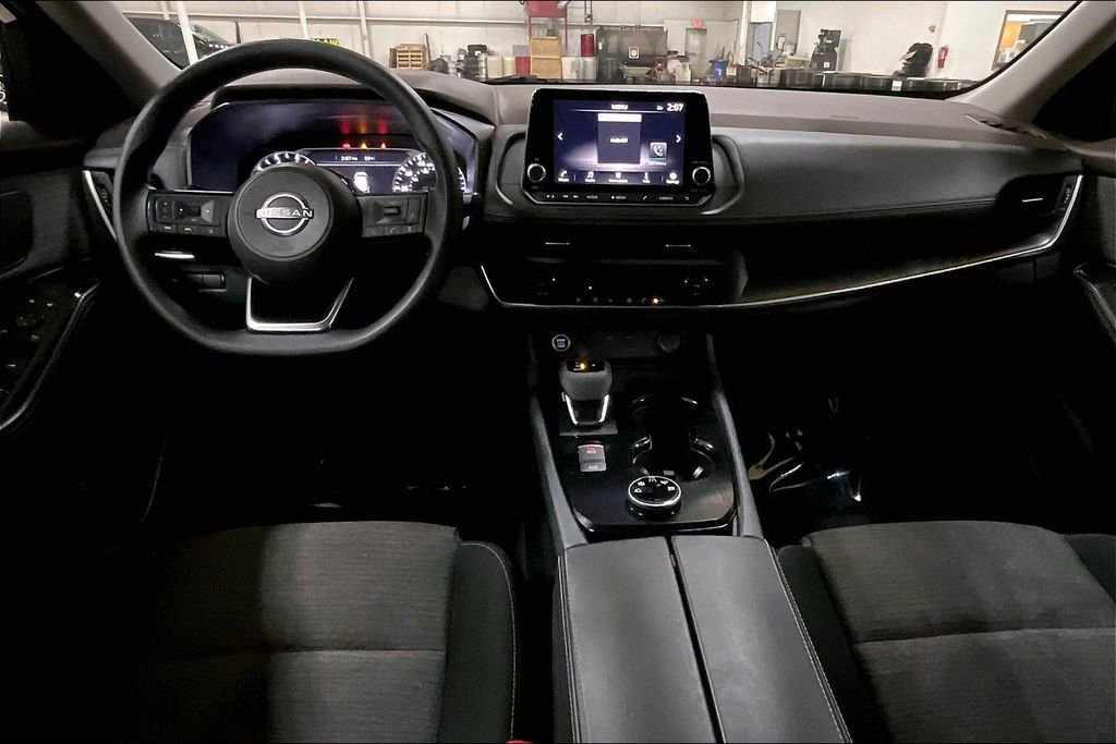 Used 2023 Nissan Rogue SV image 14