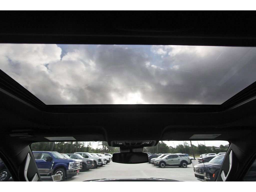 Used 2022 Chevrolet Silverado 1500 High Country image 14