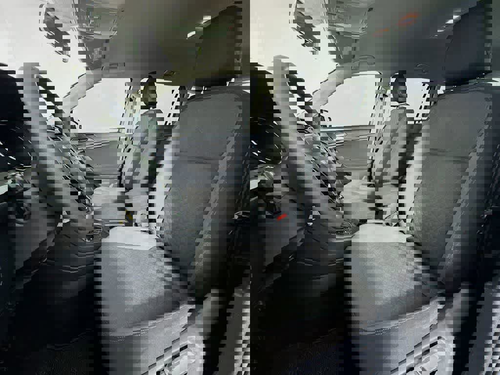 Used 2020 Volkswagen Tiguan S image 15