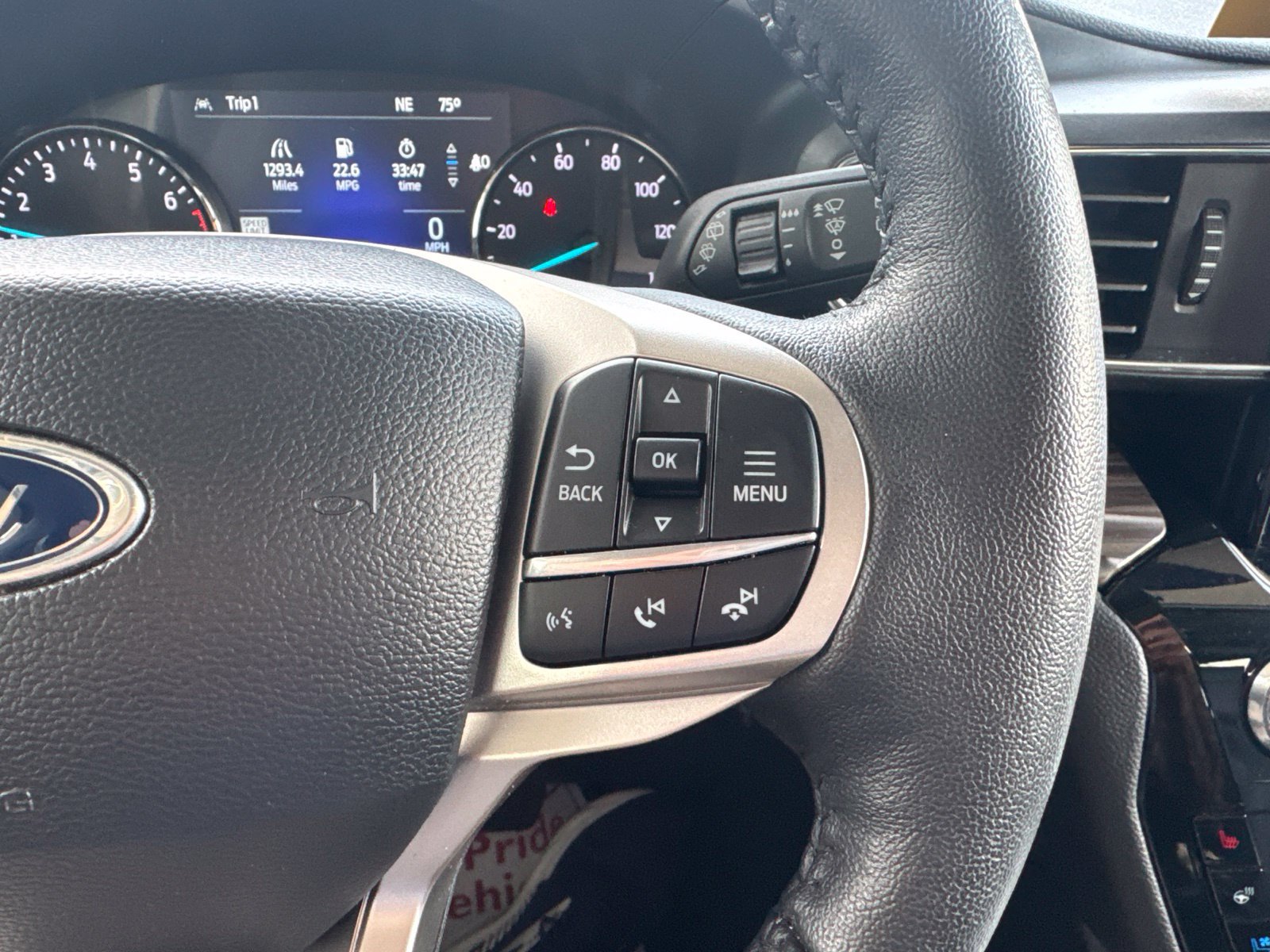 Certified 2024 Ford Explorer Limited w/ Limited Technology Package AWD/4WD image 31