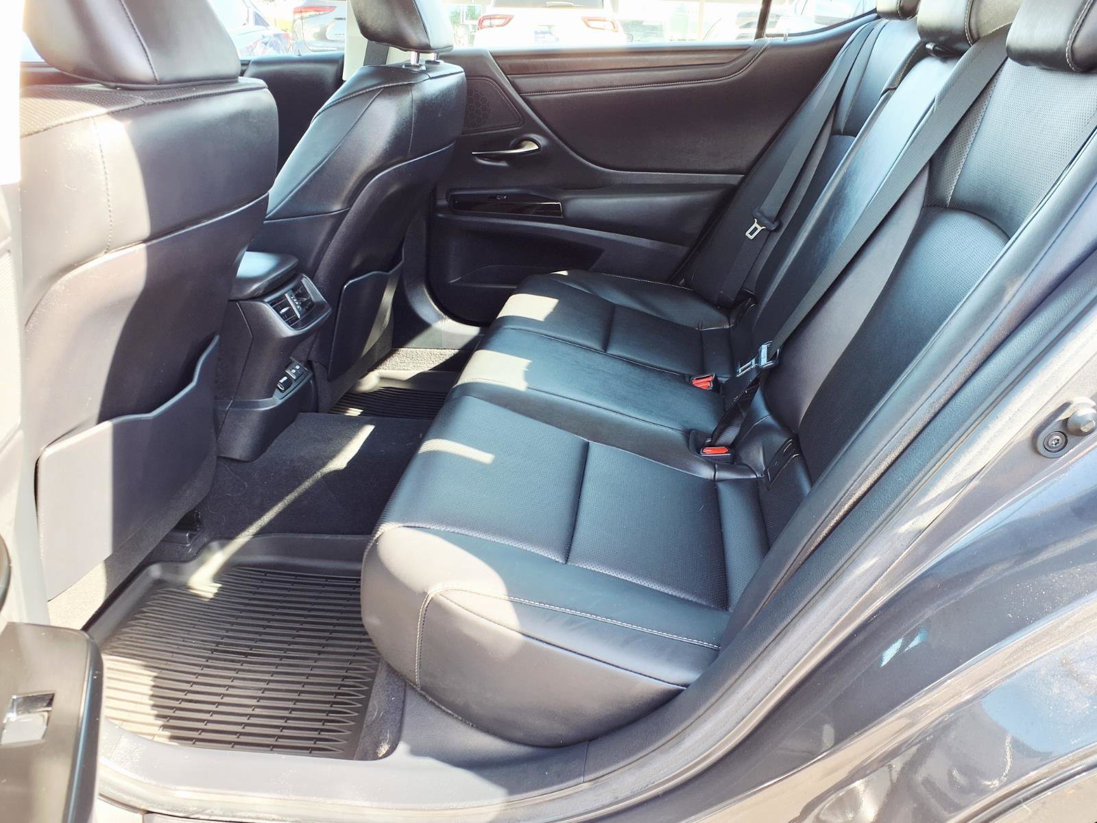 Used 2023 Lexus ES 250 w/ Premium Package AWD/4WD image 17