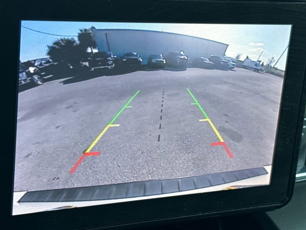 Certified 2020 Ford Explorer XLT w/ Equipment Group 202A image 21