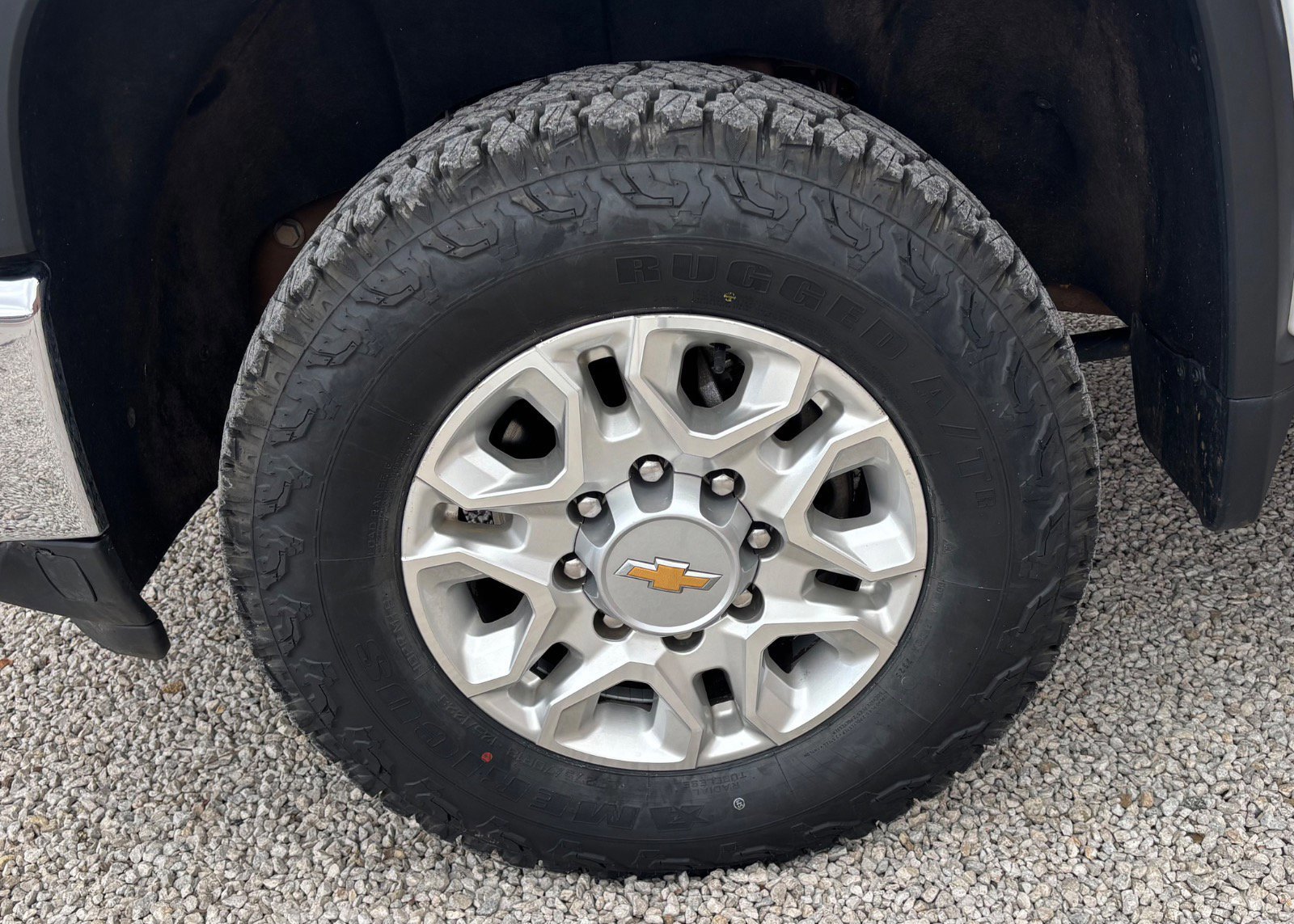 Used 2024 Chevrolet Silverado 2500 LT w/ Z71 Off-Road Package image 17