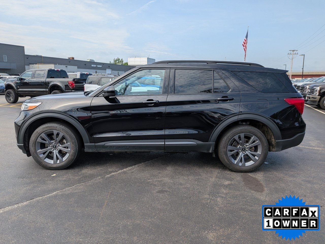Certified 2023 Ford Explorer XLT w/ Equipment Group 202A AWD/4WD image 7
