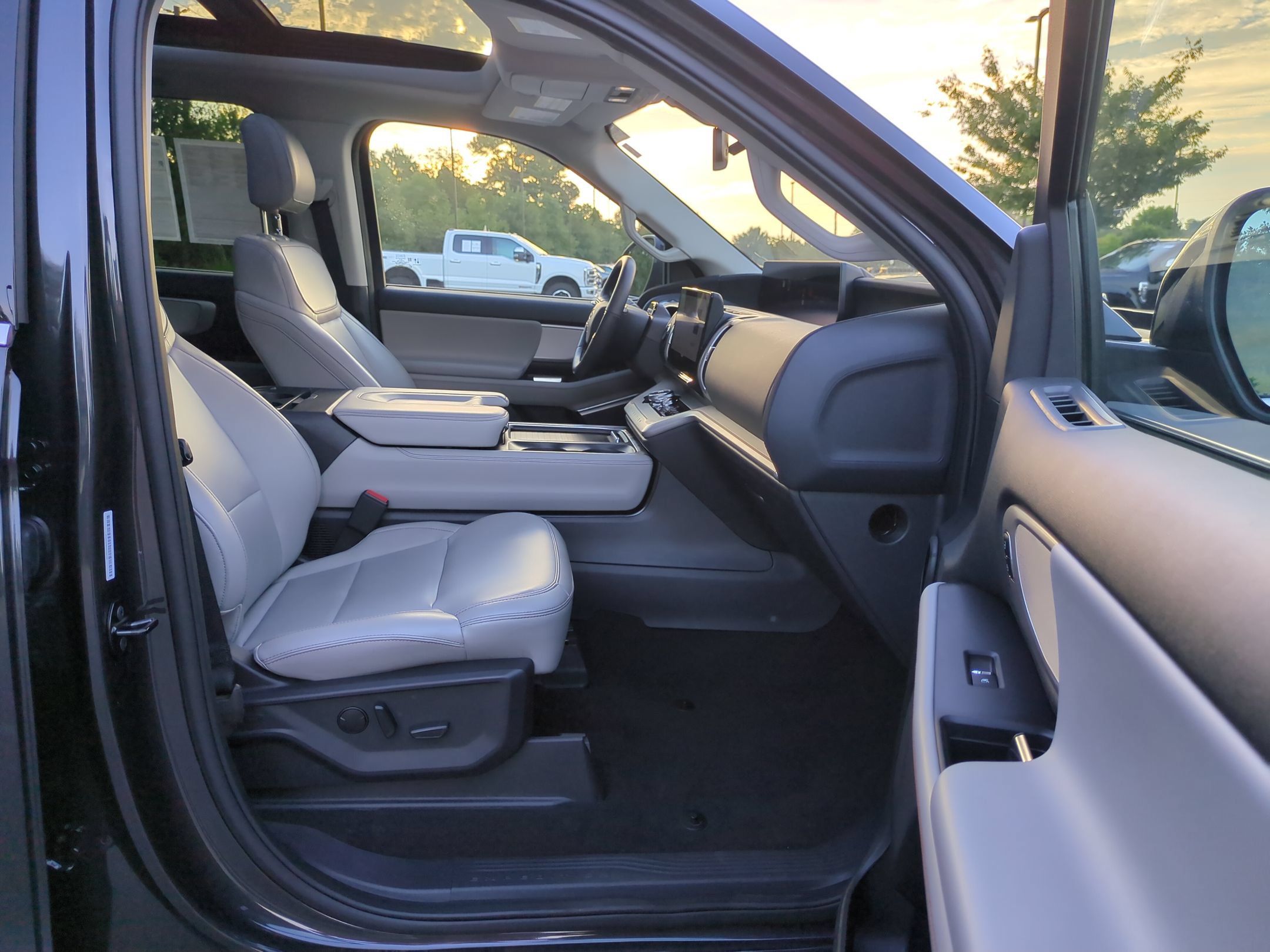 Certified 2025 Ford Expedition Active RWD image 37