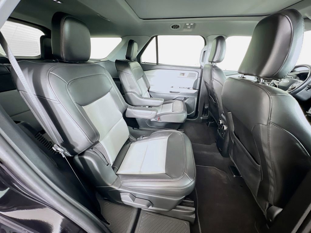 Certified 2024 Ford Explorer XLT w/ Equipment Group 202A image 33