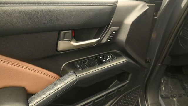 Used 2025 Toyota 4Runner Limited AWD/4WD image 13