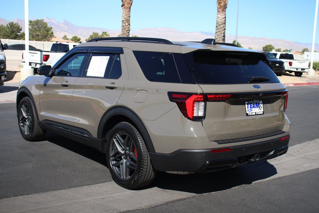 Certified 2026 Ford Explorer ST-Line w/ ST-Line Street Pack RWD image 5