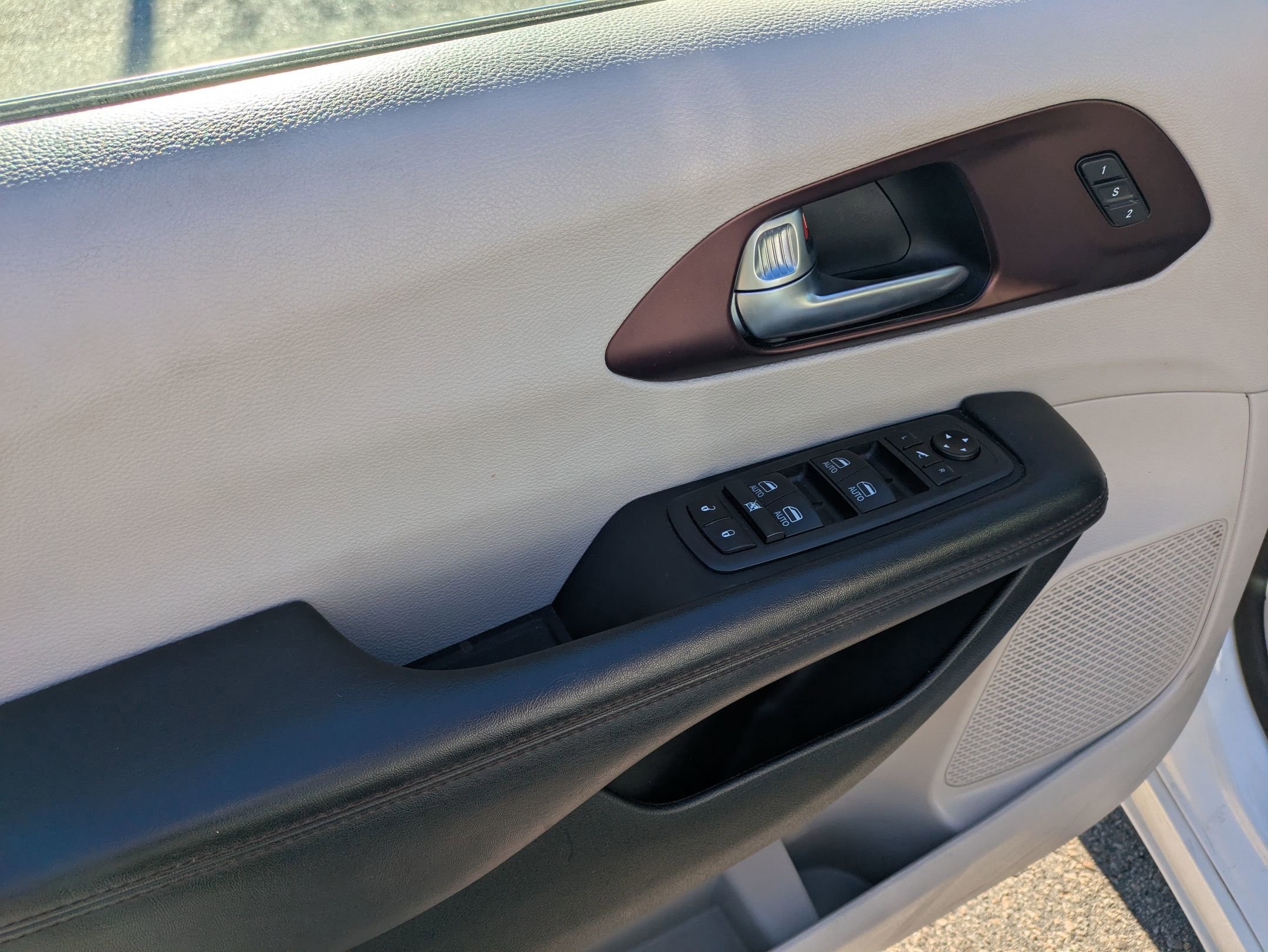 Used 2020 Chrysler Pacifica Limited image 13