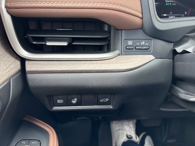 Used 2025 Toyota Grand Highlander AWD image 24
