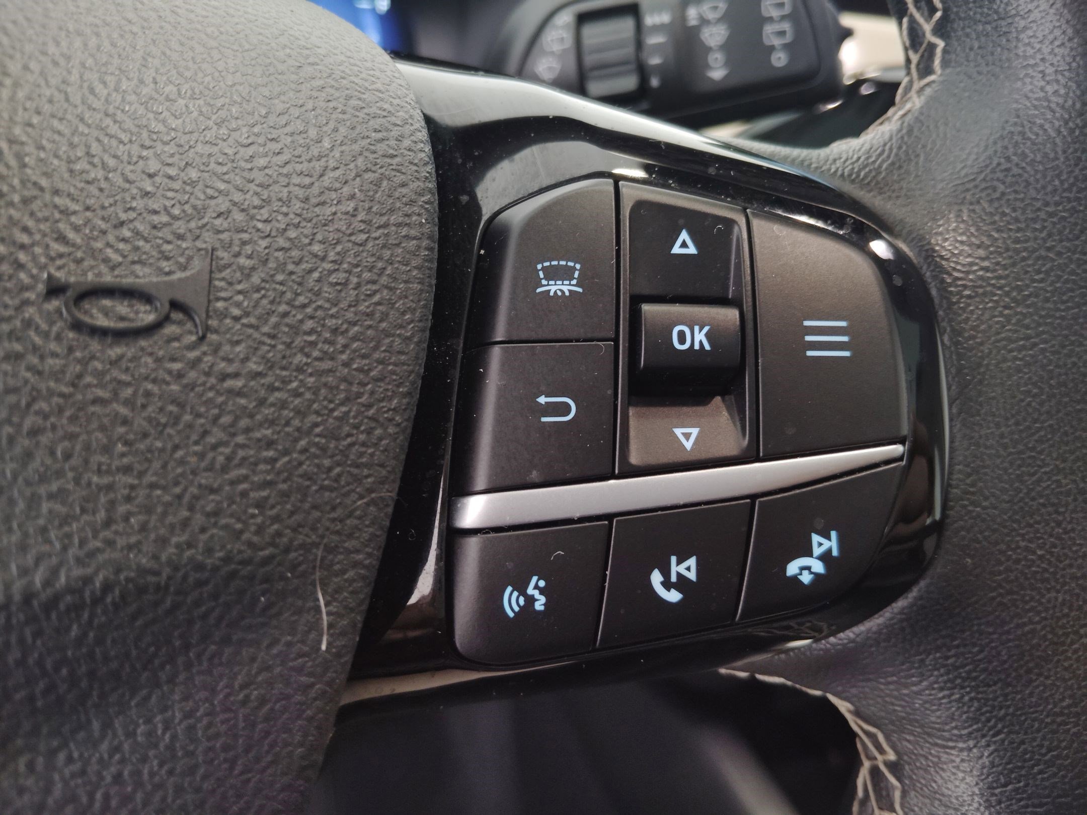 Certified 2022 Ford Escape Titanium w/ Titanium Elite Package image 24