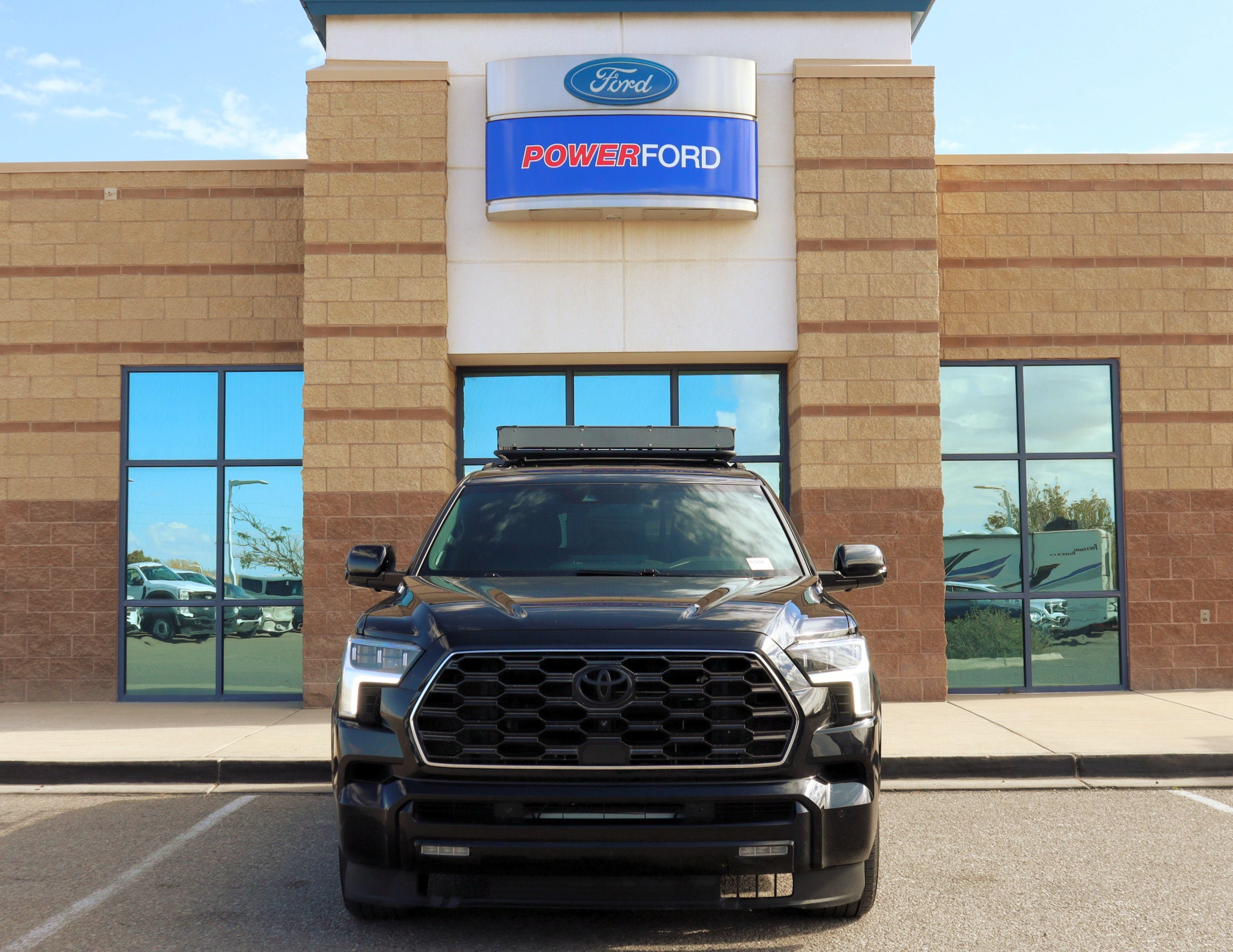 Used 2023 Toyota Sequoia Platinum AWD/4WD image 3