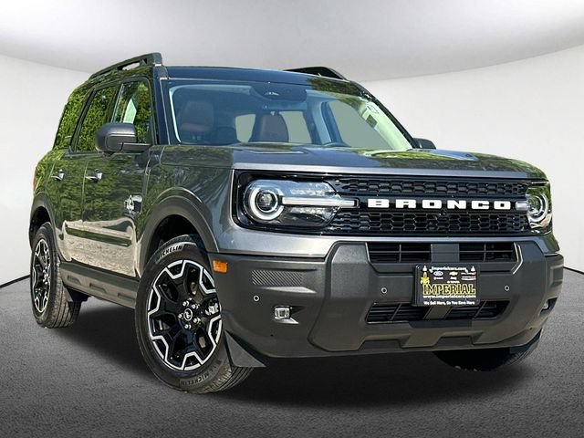 Certified 2025 Ford Bronco Sport Outer Banks w/ Outer Banks Tech Package+ AWD/4WD image 2