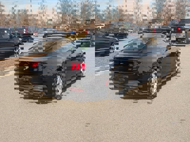 Certified 2024 Ford Mustang Coupe image 5