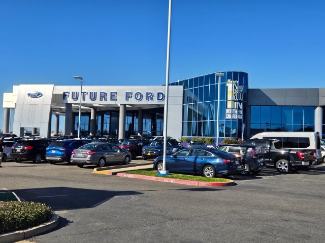 Certified 2025 Ford F350 Lariat w/ Black Appearance Package AWD/4WD image 22
