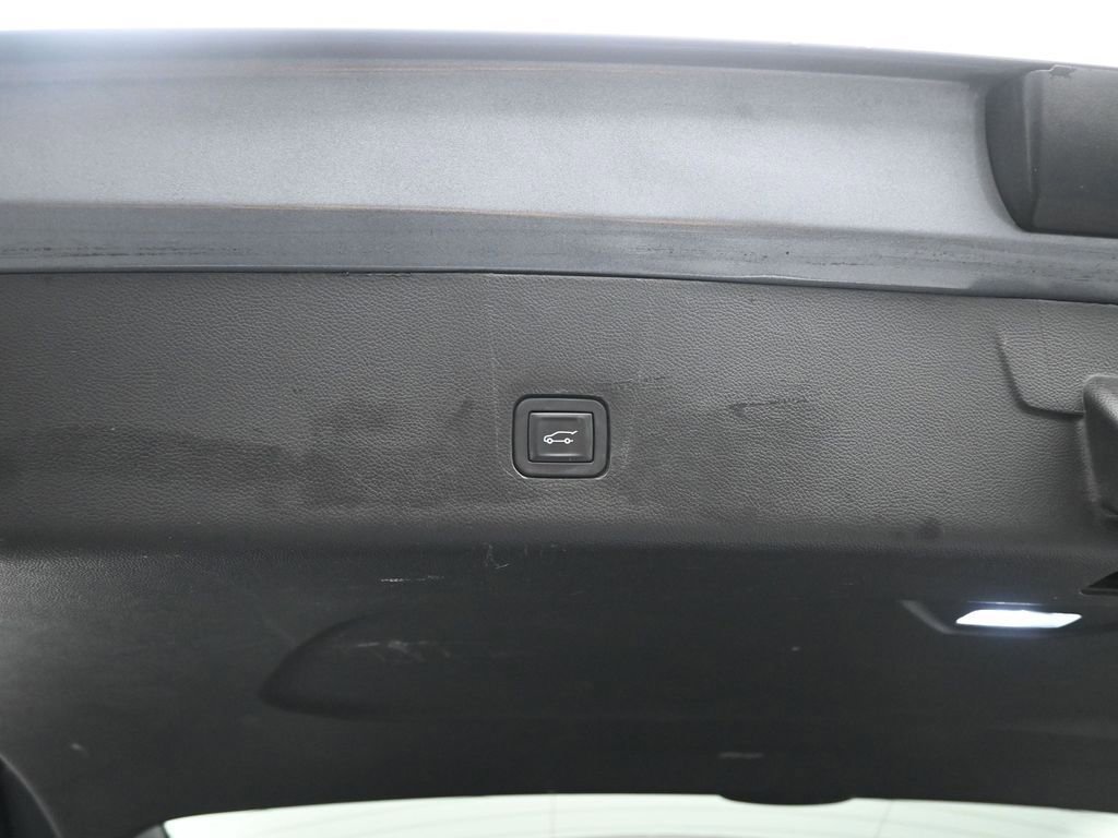 Used 2018 Chevrolet Traverse Premier image 57