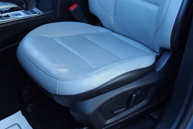 Certified 2021 Ford Explorer XLT w/ Equipment Group 202A RWD image 19