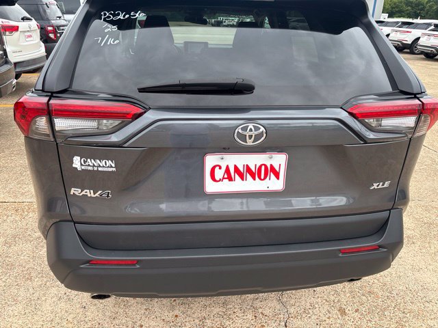 Used 2025 Toyota RAV4 XLE FWD image 9