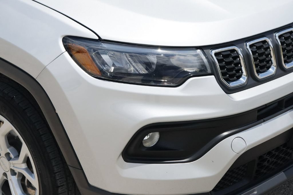 Used 2024 Jeep Compass Latitude AWD/4WD image 27