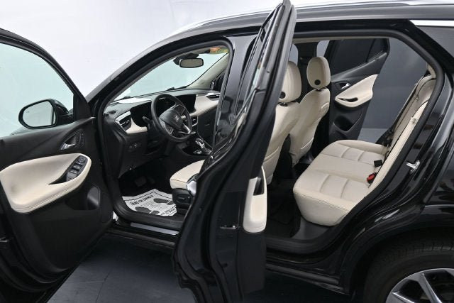 Used 2025 Buick Encore GX Avenir AWD/4WD image 17