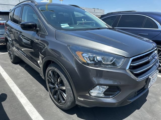 Certified 2019 Ford Escape SE FWD image 1
