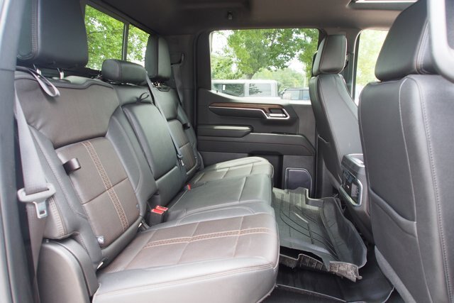 Used 2023 Chevrolet Silverado 1500 High Country w/ High Country Premium Package AWD/4WD image 15