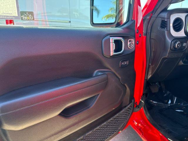 Used 2024 Jeep Wrangler Unlimited Sport AWD/4WD image 10