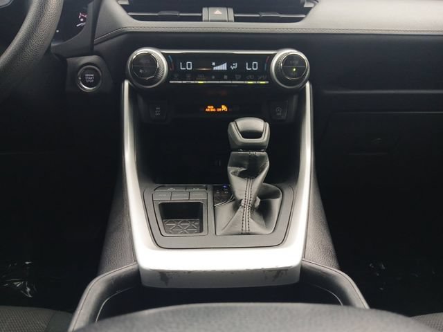 Used 2024 Toyota RAV4 XLE FWD image 4