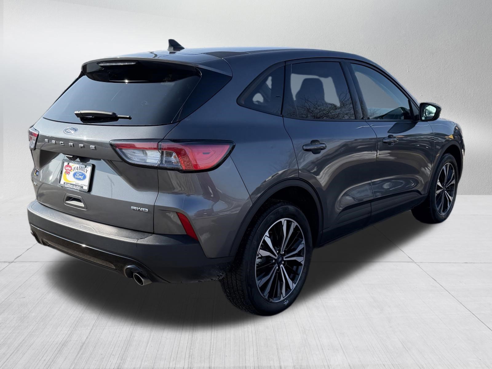 Certified 2022 Ford Escape SE w/ SE Sport Appearance Package image 5