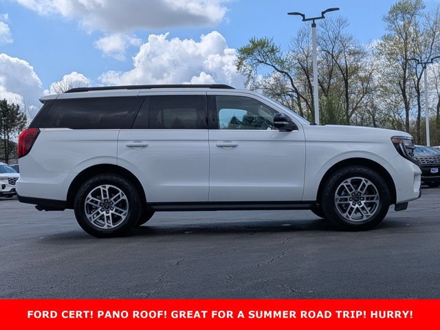 Certified 2025 Ford Expedition Active AWD/4WD image 2