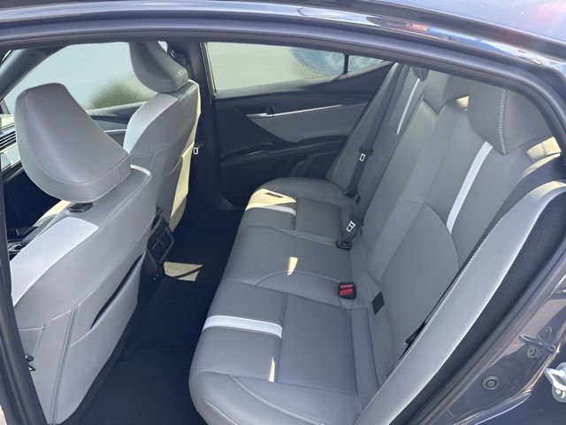 Used 2025 Toyota Camry SE w/ Convenience Package FWD image 11