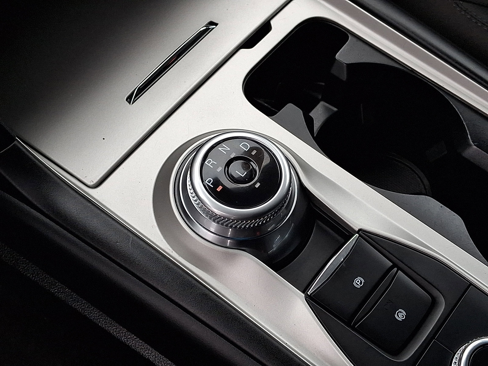 Certified 2022 Ford Explorer XLT w/ Class IV Trailer Tow Package image 22