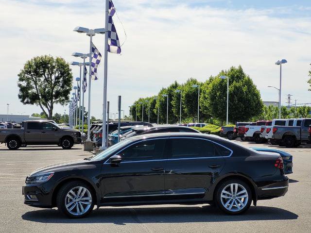 Used 2018 Volkswagen Passat 2.0T SEL Premium FWD image 7