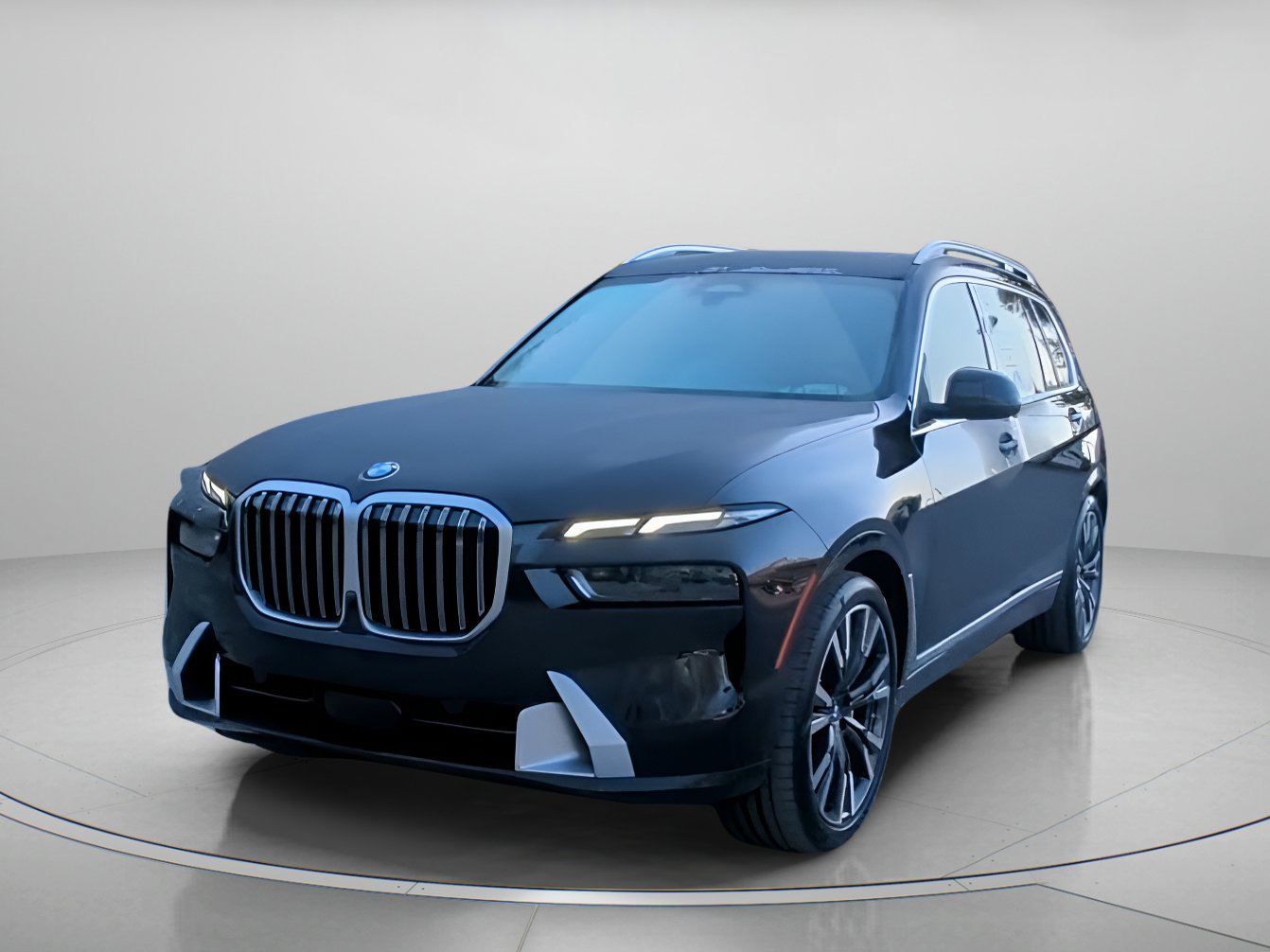 Used 2025 BMW X7 xDrive40i w/ Premium Package AWD/4WD image 11