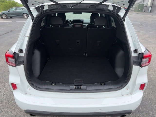 Certified 2023 Ford Escape ST-Line w/ Tech Pack #1 AWD/4WD image 6