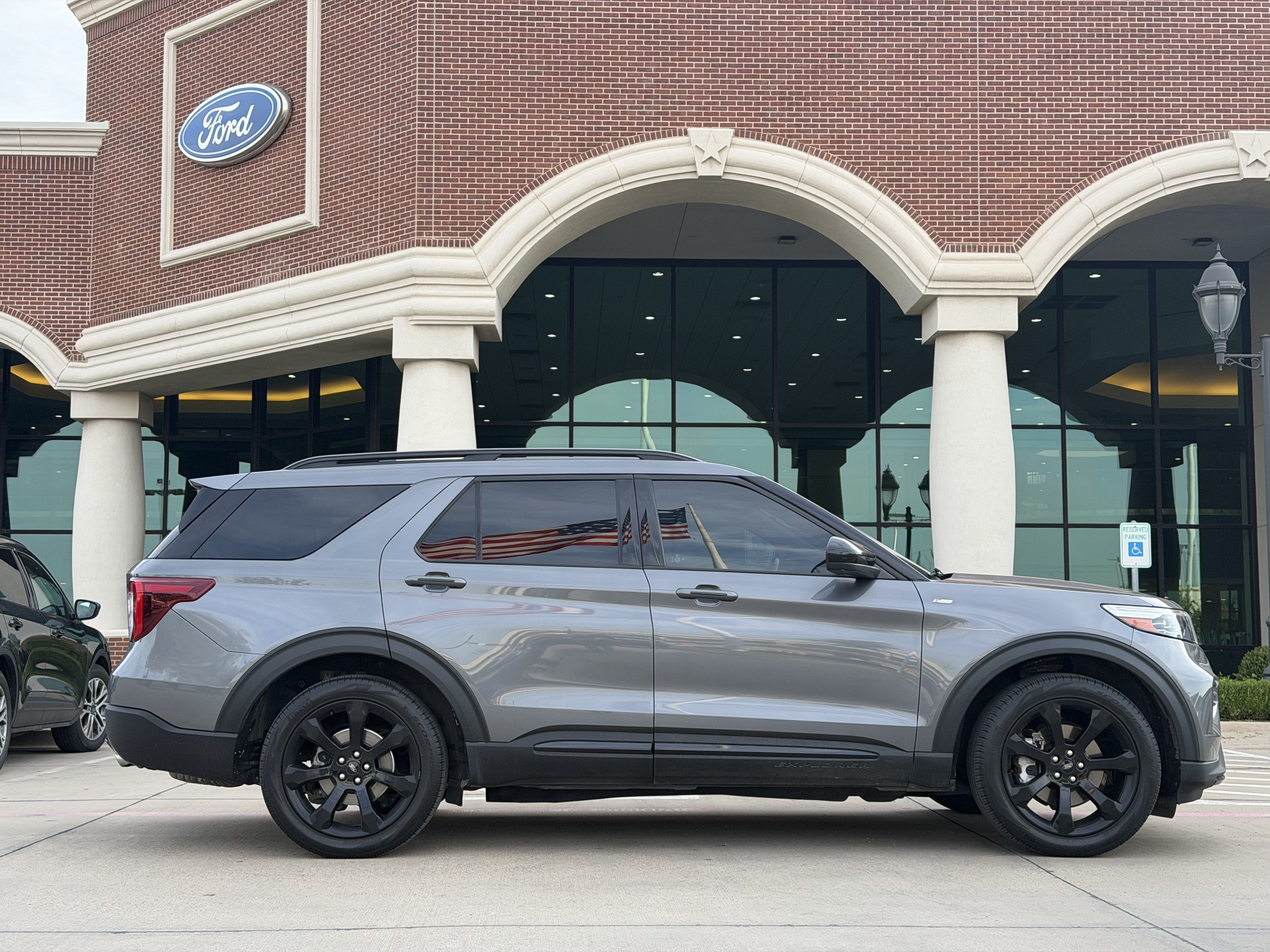 Certified 2022 Ford Explorer ST-Line w/ Class IV Trailer Tow Package RWD image 3