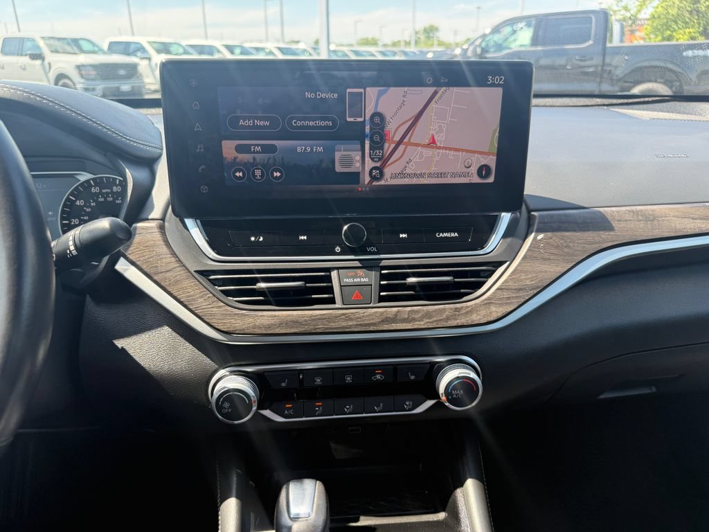 Used 2024 Nissan Altima 2.5 SV w/ SV Premium Package FWD image 24