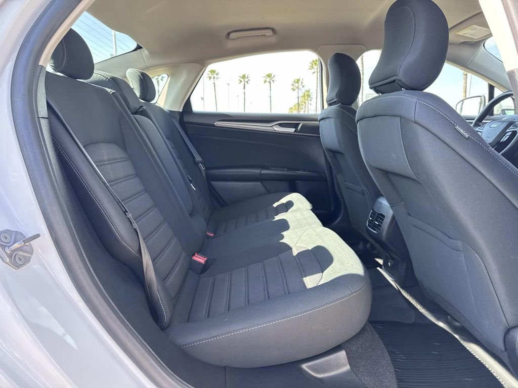 Certified 2019 Ford Fusion SE image 28