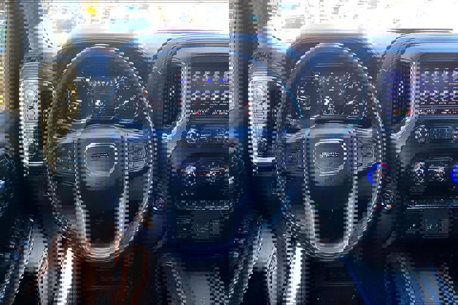 Used 2022 GMC Sierra 2500 Denali w/ Denali Black Diamond Edition image 5