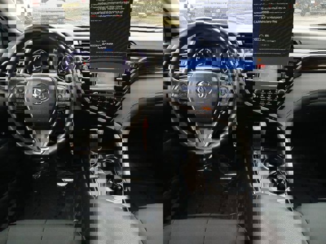 Used 2019 Toyota Camry LE FWD image 9