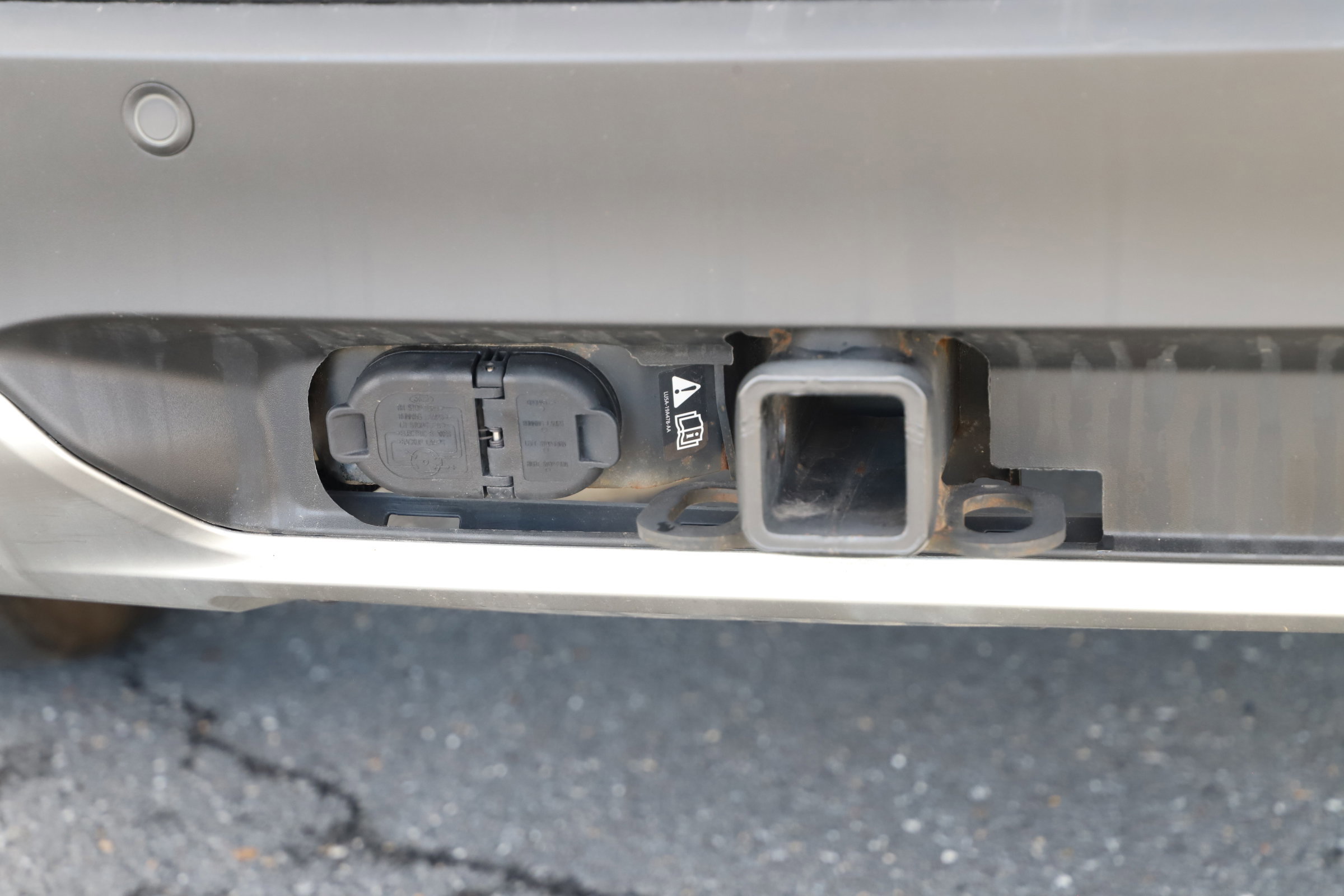 Certified 2023 Ford Explorer XLT w/ Equipment Group 202A image 7