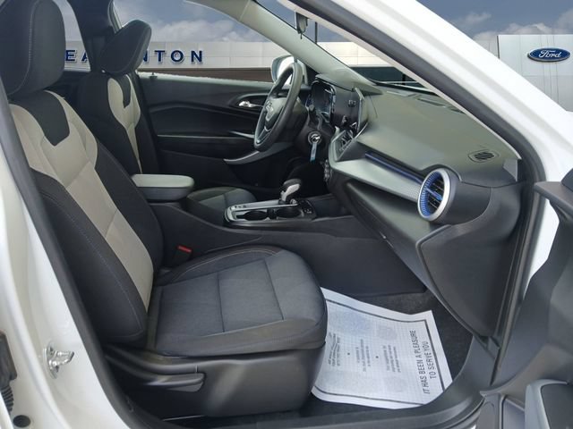 Used 2025 Chevrolet Trax LS w/ LS Convenience Package FWD image 15