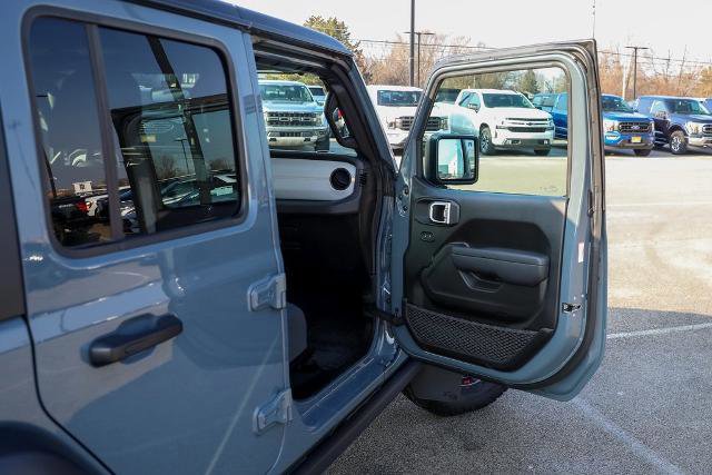 Used 2025 Jeep Wrangler Sport image 27