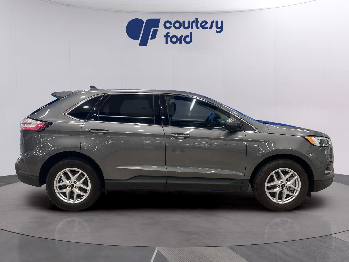 Certified 2024 Ford Edge SEL image 5