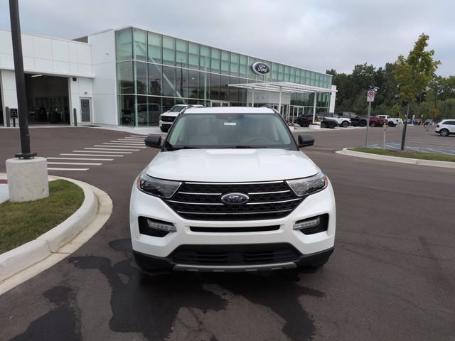 Certified 2021 Ford Explorer XLT w/ Equipment Group 202A AWD/4WD image 8
