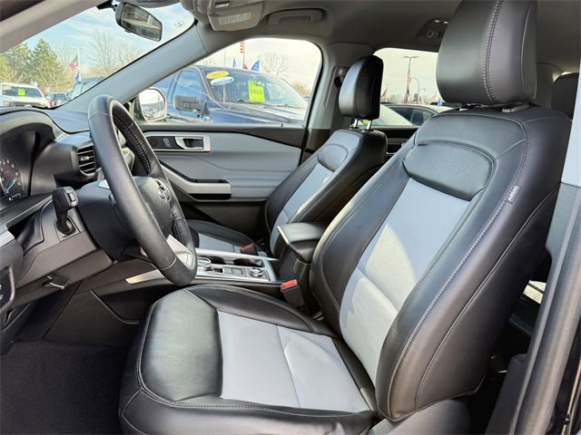 Certified 2023 Ford Explorer XLT w/ Equipment Group 202A image 6