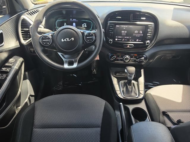 Used 2024 Kia Soul LX FWD image 16