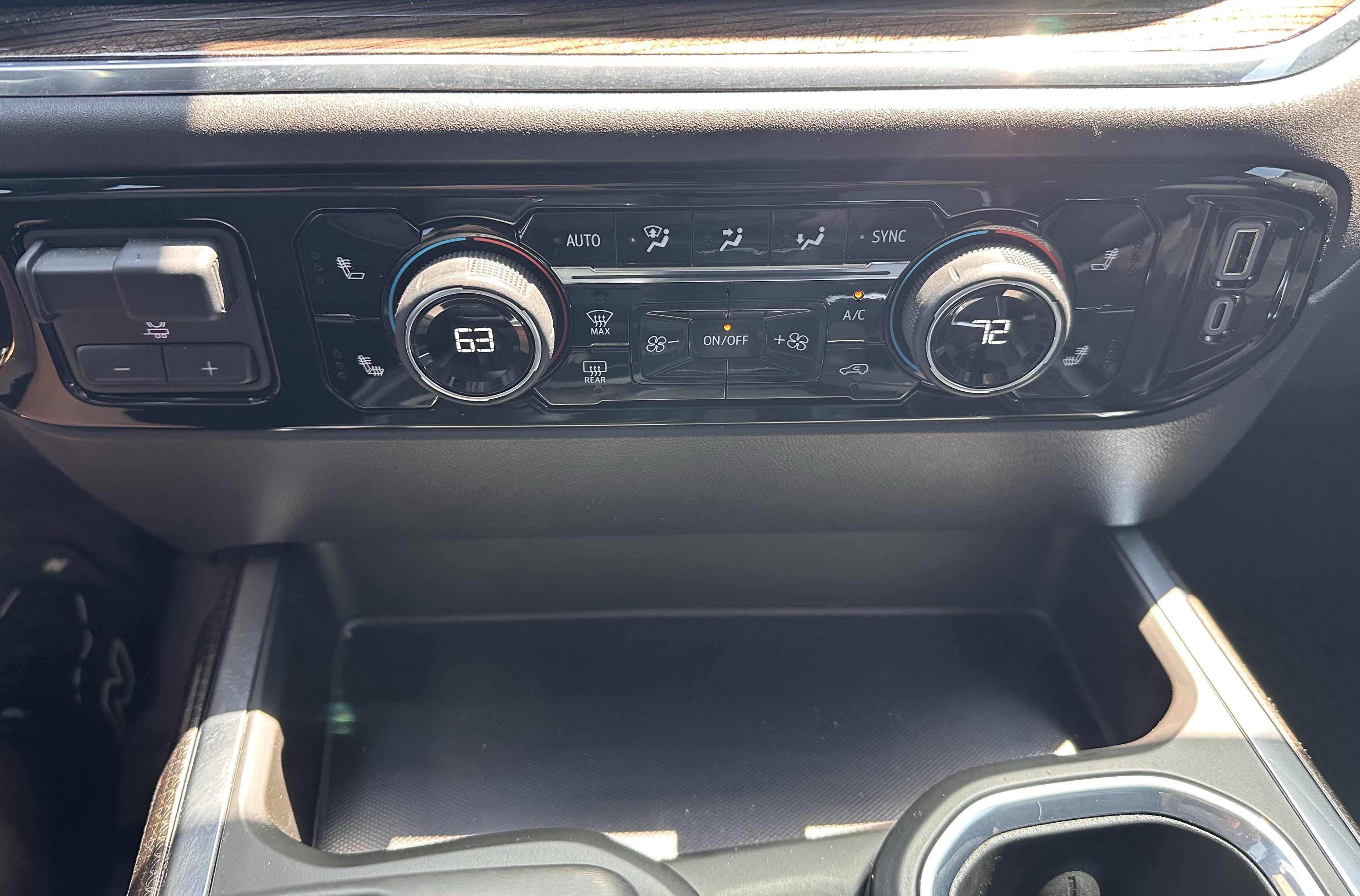 Used 2024 Chevrolet Silverado 1500 LT Trail Boss w/ Convenience Package II AWD/4WD image 26