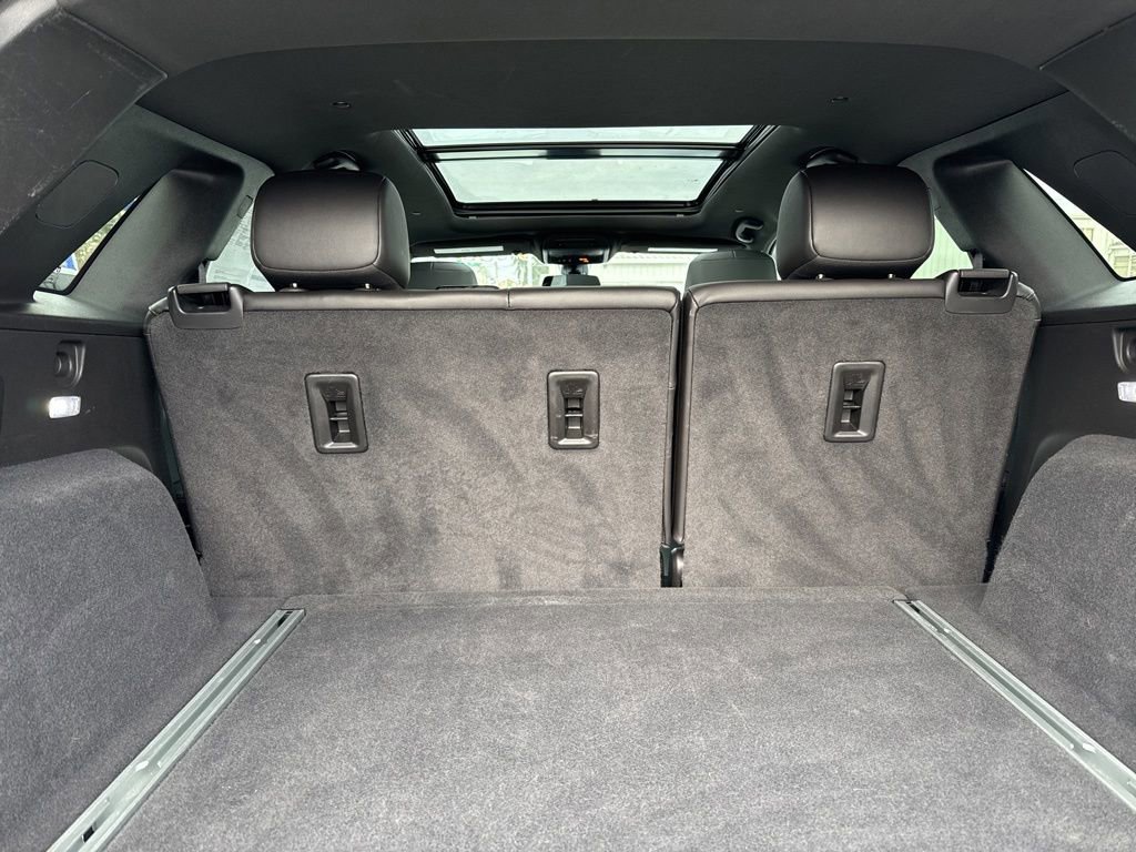 Used 2025 Cadillac XT5 Premium Luxury image 12