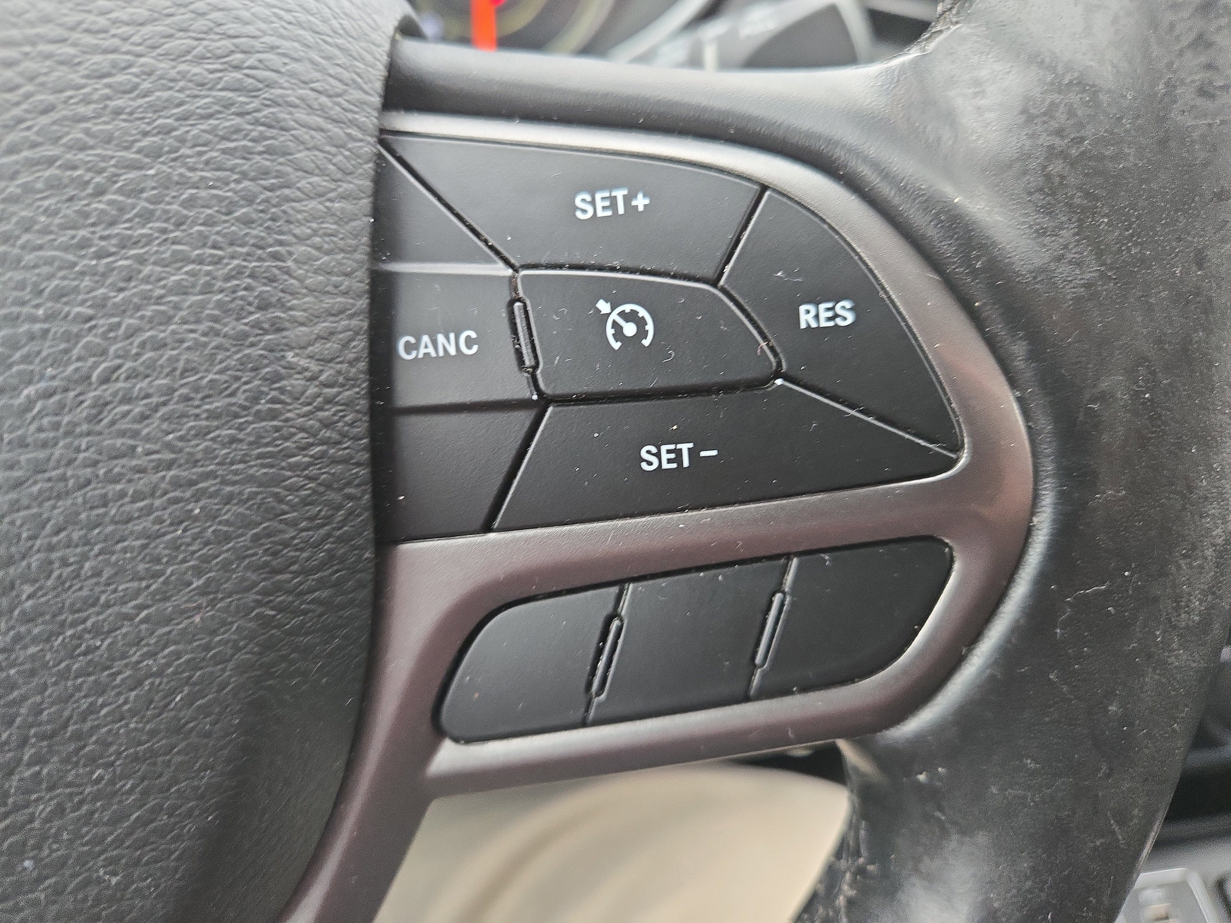 Used 2020 Jeep Cherokee Latitude w/ Cold Weather Group image 26